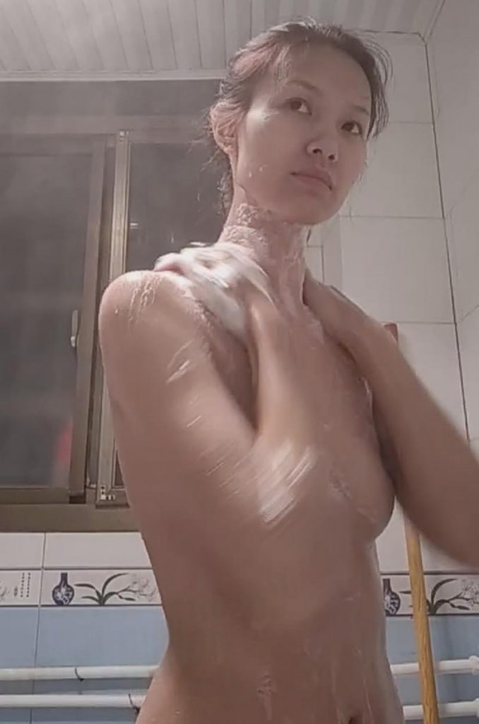 永州职业技术学院毕业护士【杨淼】被曝是性瘾患者，喜欢情趣扮演直播洗澡视频流出！